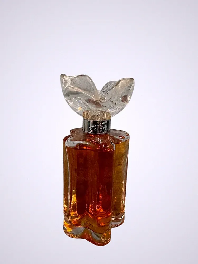 (Without Box)Oscar de la renta Eau De Parfum Natural Spray (100 ml @ 3.3 FL Oz )